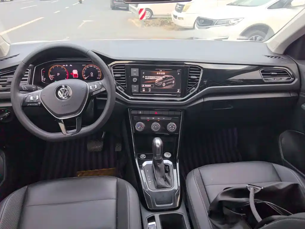 Volkswagen T-Roc — миниатюра 10