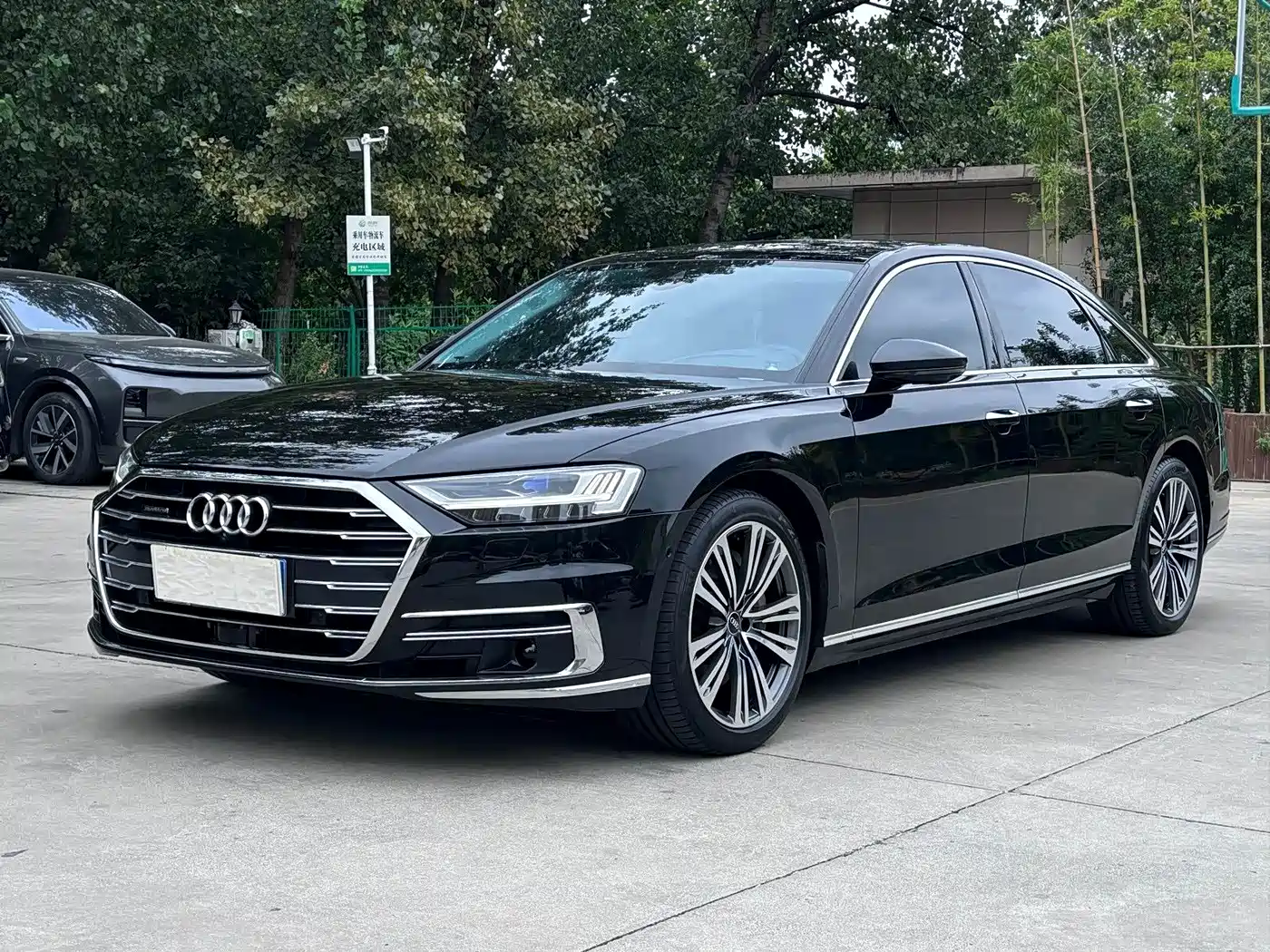 奥迪A8 2022款 A8L 55 TFSI quattro 尊贵型典藏版 2022