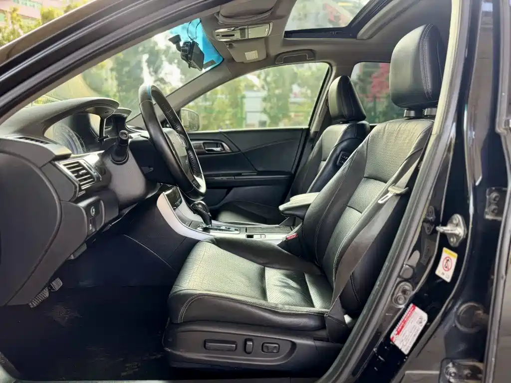 Honda Accord — миниатюра 6