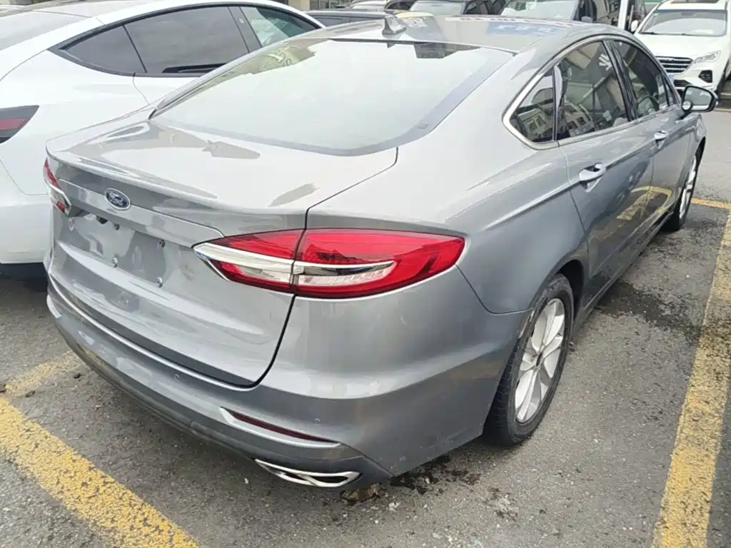Ford Mondeo — миниатюра 7