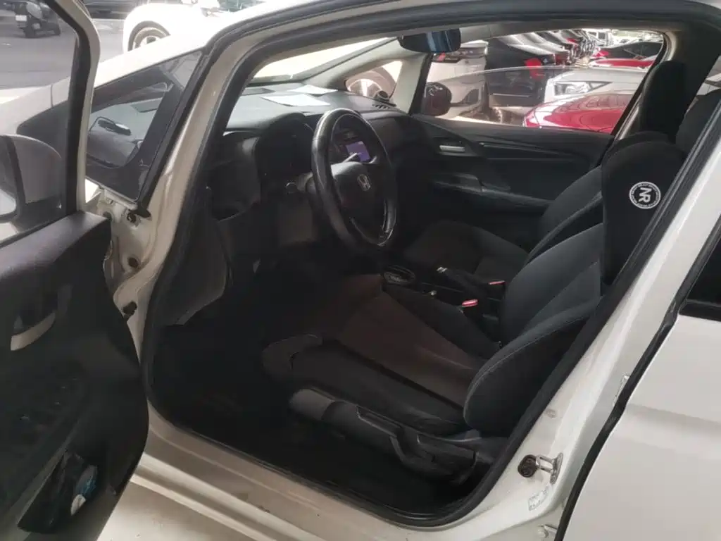 Honda Fit — миниатюра 16