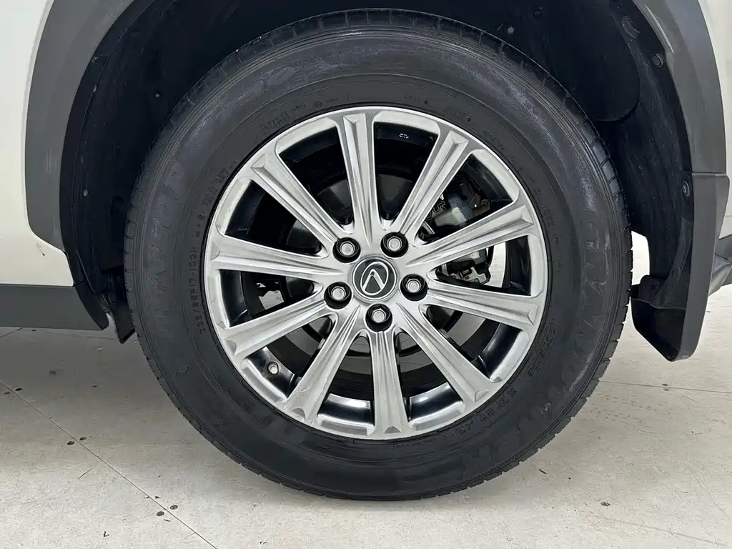 Lexus NX — миниатюра 17