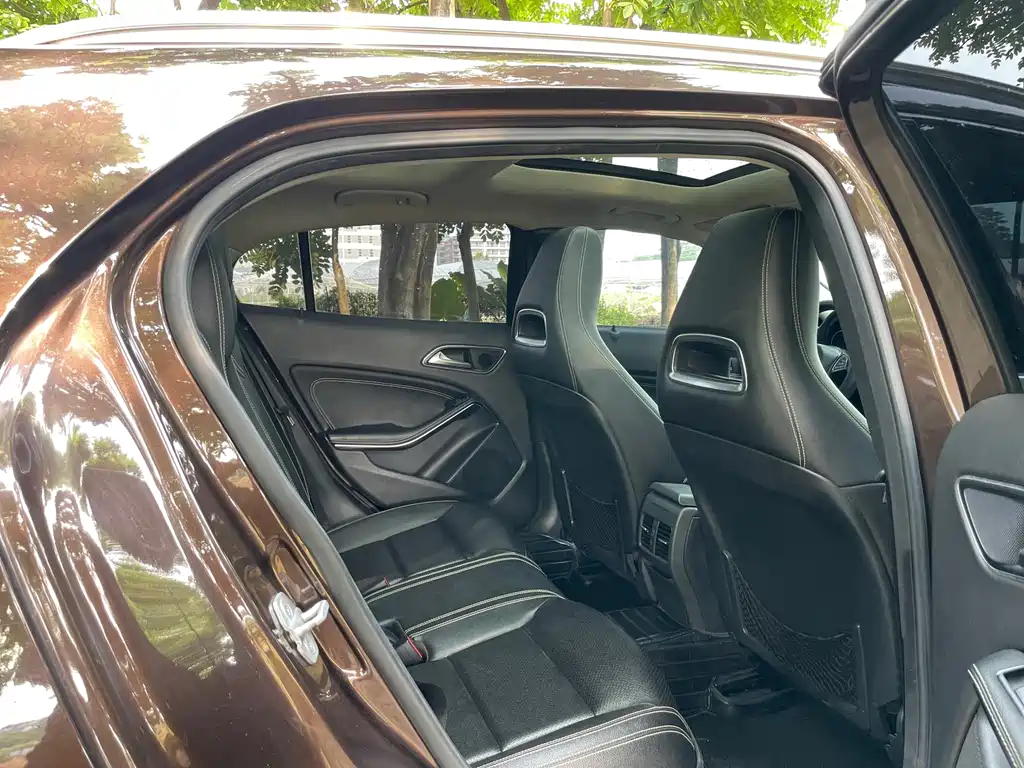 Mercedes-Benz GLA — миниатюра 9