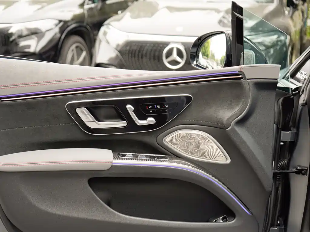 Mercedes-Benz EQS AMG — миниатюра 13