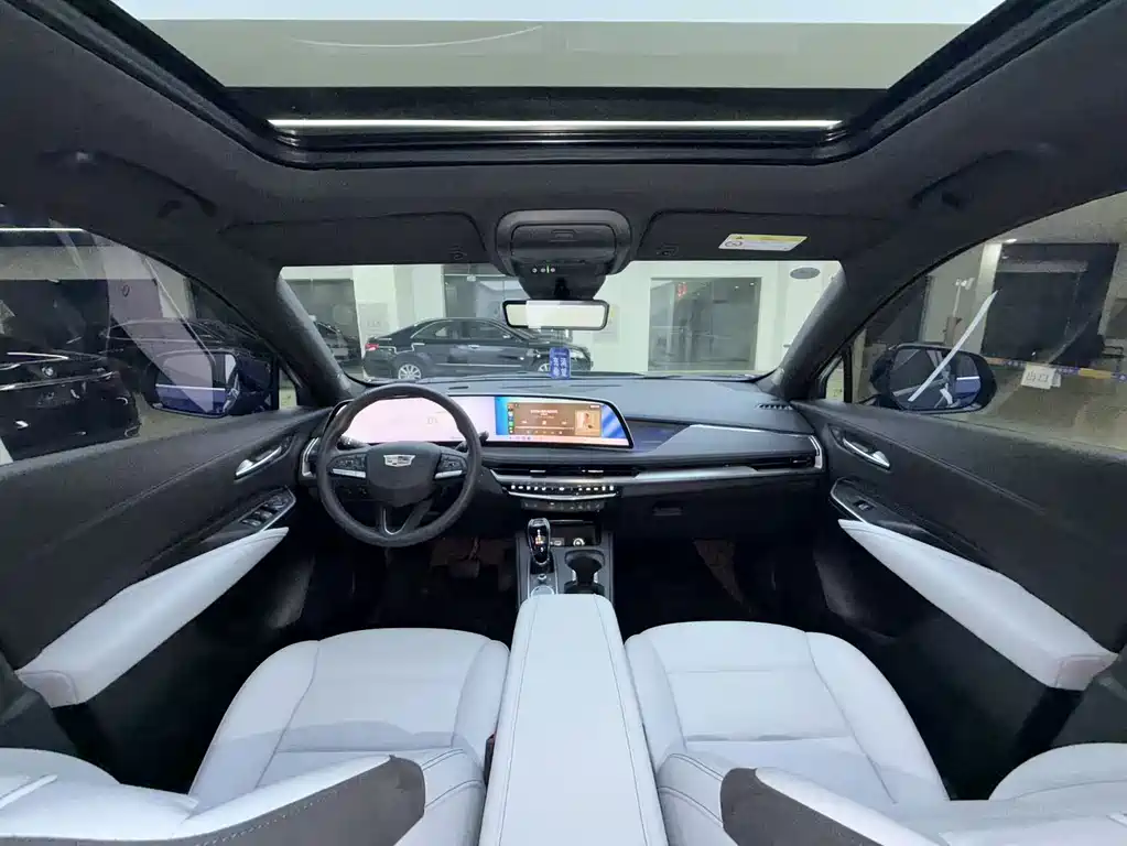 Cadillac XT4 — миниатюра 4