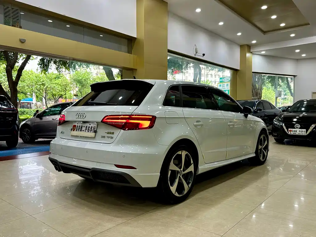 Audi A3 2019 Sportback 35 TFSI Fashion V