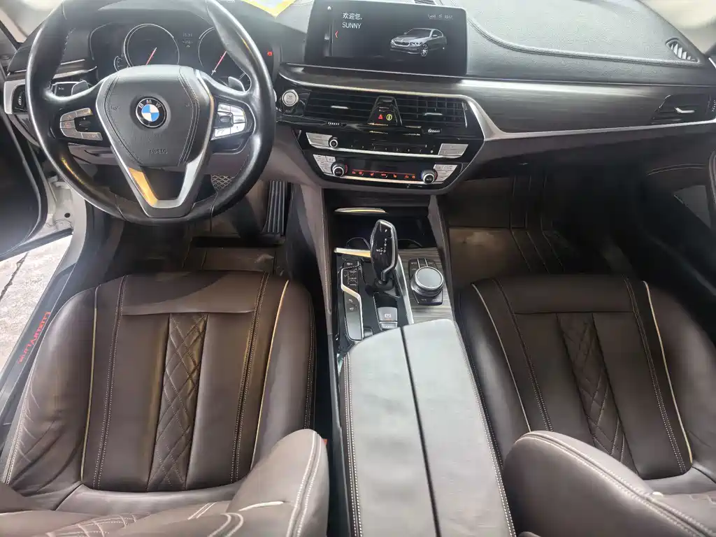 BMW 5 Series — миниатюра 6