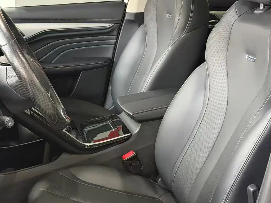 Roewe MARVEL X — миниатюра 10
