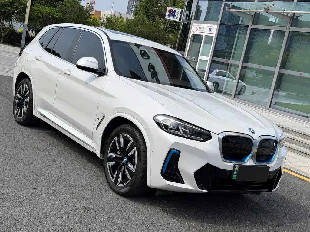 BMW iX3 — миниатюра 3