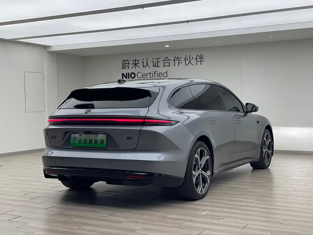 NIO NIO ET5T
