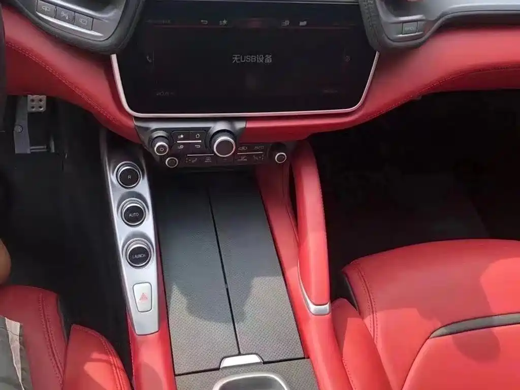 Ferrari GTC4Lusso 2017 3.9T V8