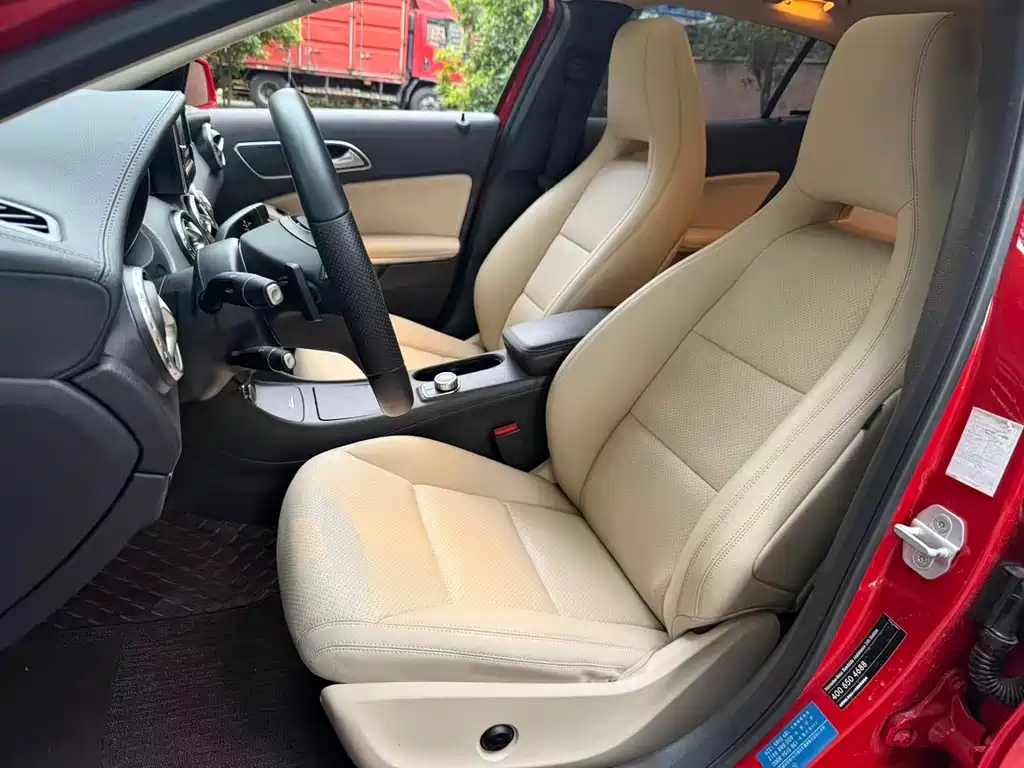 Mercedes-Benz GLA 2015 GLA 220 4MATIC Fashion