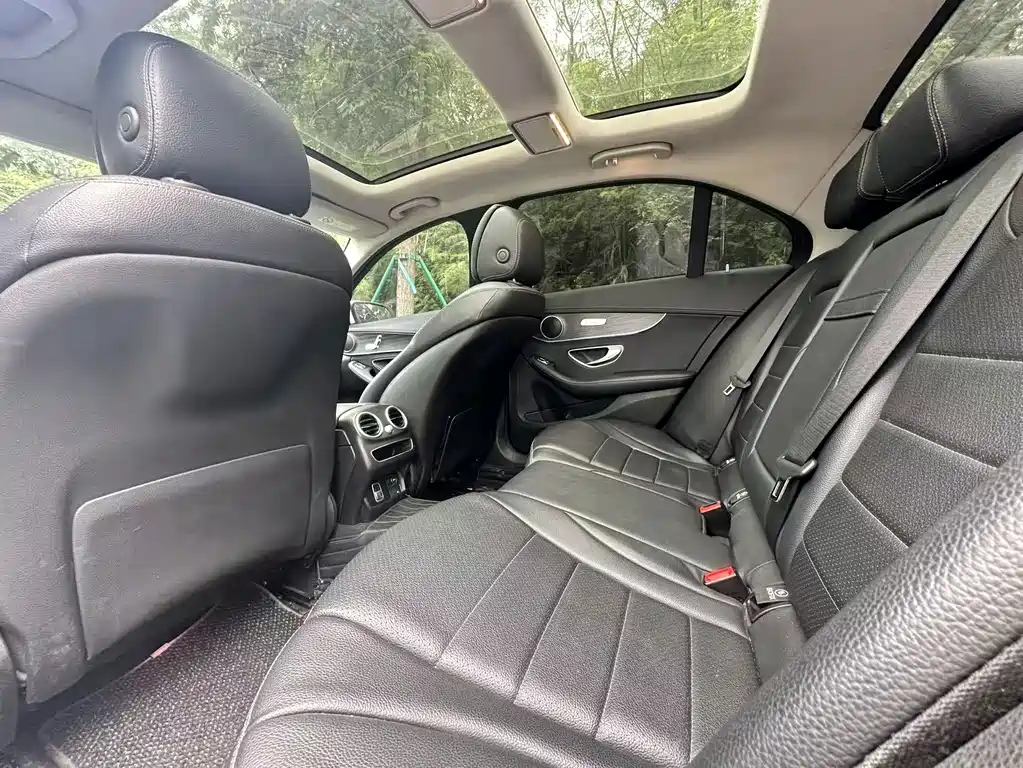 Mercedes-Benz C-Class — миниатюра 8