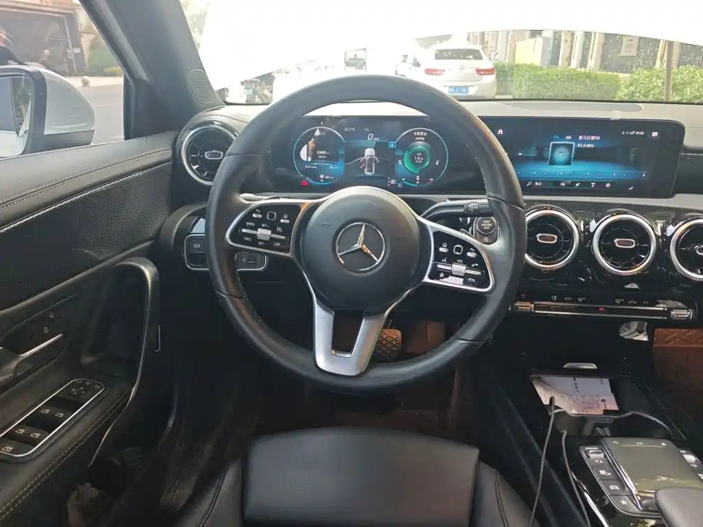 Mercedes-Benz A-Class — миниатюра 11