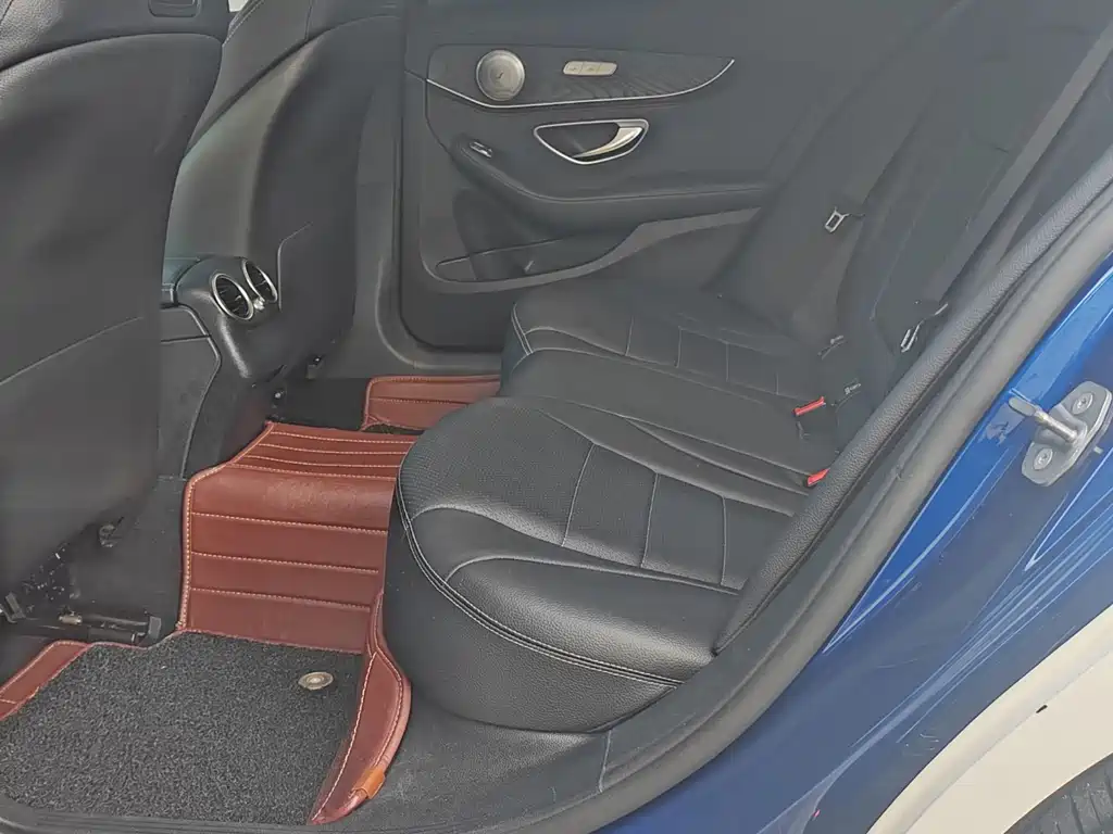 Mercedes-Benz C-Class — миниатюра 7