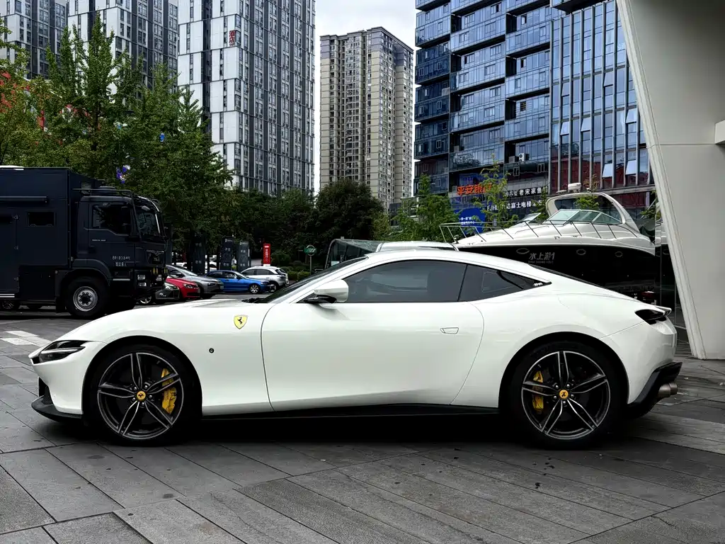 Ferrari Roma — миниатюра 4