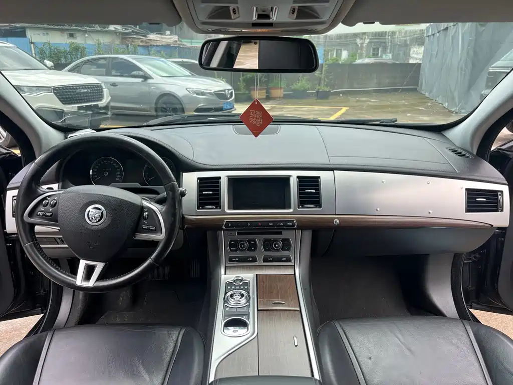 Jaguar XF 2014 XF 2.0T