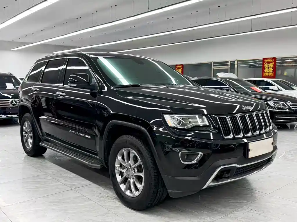 Jeep Grand Cherokee (Import) — миниатюра 3
