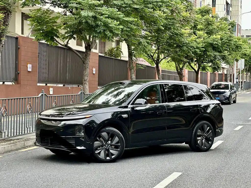 Li Auto Li L6 2025
