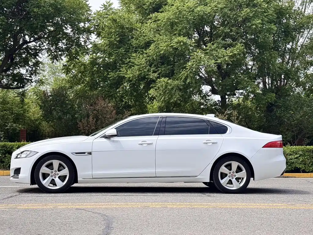 Jaguar XFL — миниатюра 8