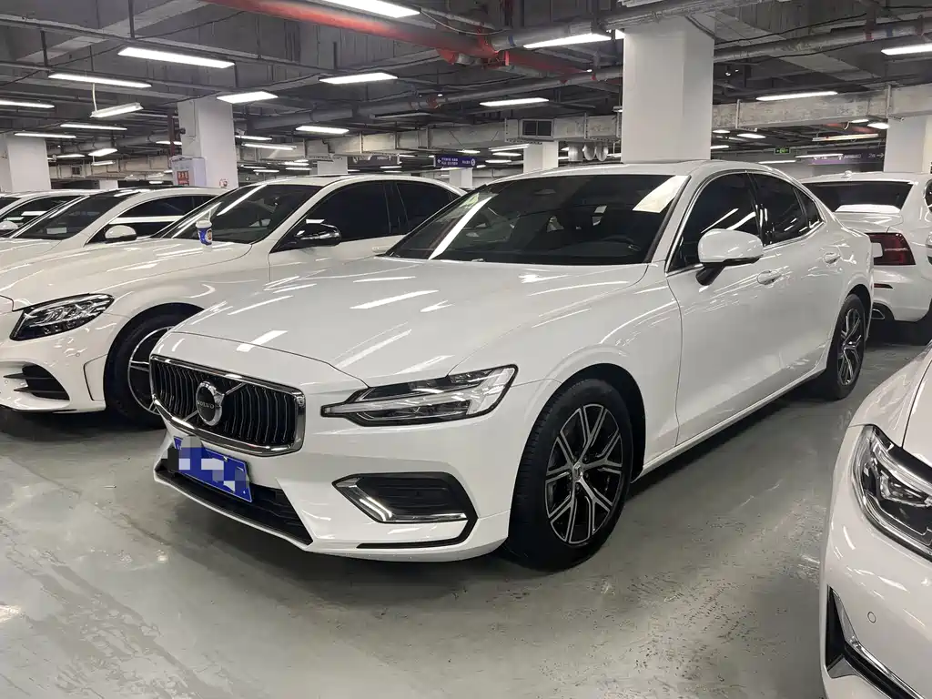 Volvo S60 2022
