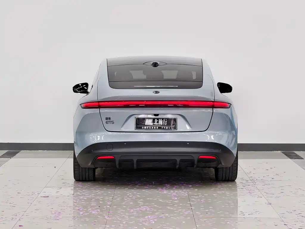 NIO NIO ET5