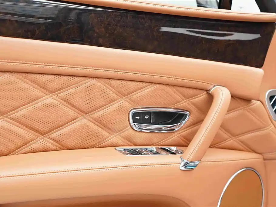 Bentley Flying Spur — миниатюра 19