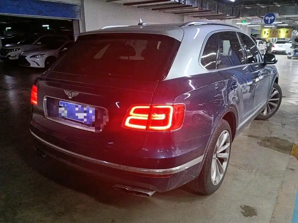 Bentley Bentayga 2017 6.0T Standard