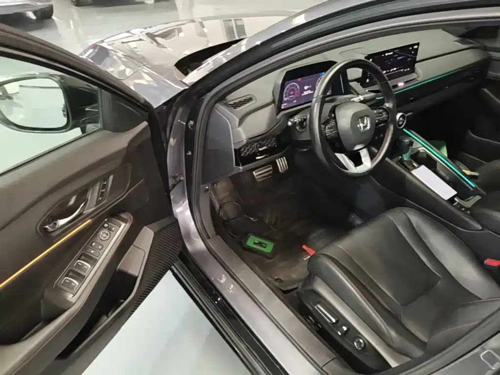 Honda Accord — миниатюра 16