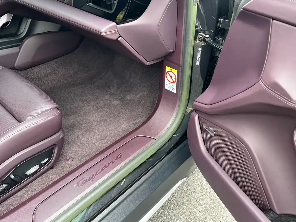 Porsche Taycan — миниатюра 7