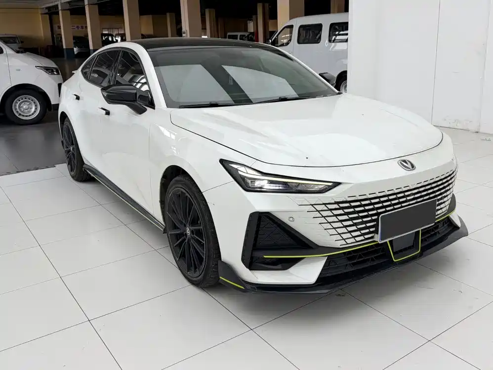 Changan UNI-V 2022 1.5T Sport