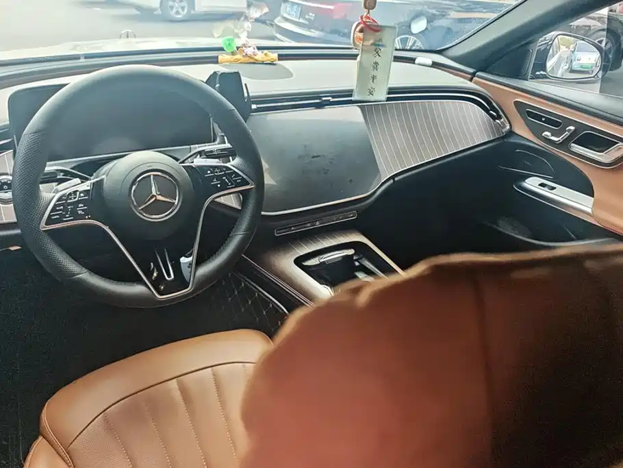 Mercedes-Benz E-Class — миниатюра 12