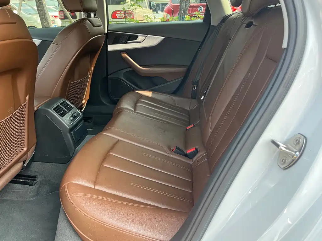 Audi A4 (Import) — миниатюра 11