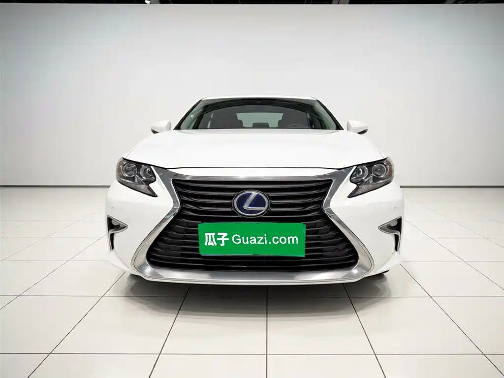 Lexus ES 2015 300h Comfort