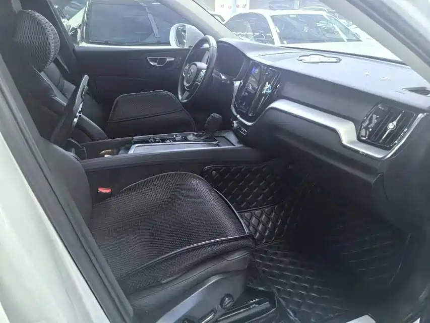 Volvo XC60 — миниатюра 6