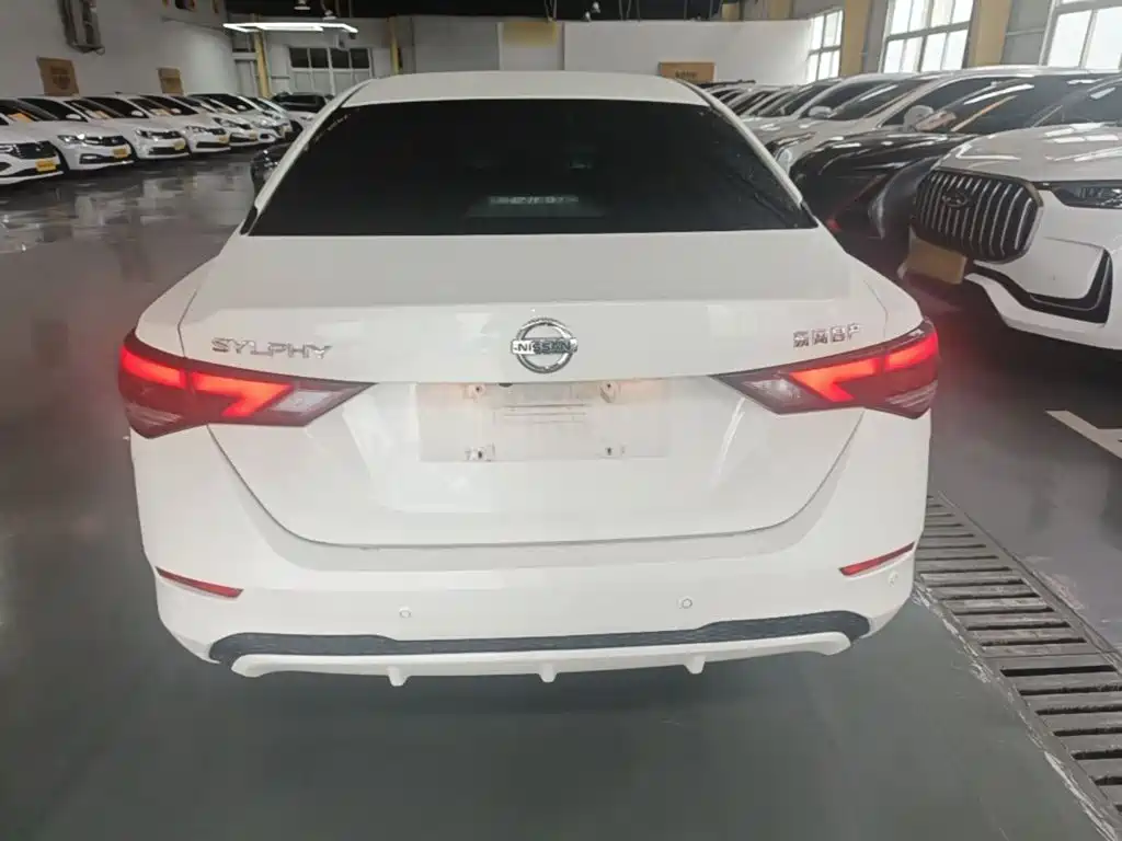 Nissan Sylphy — миниатюра 6
