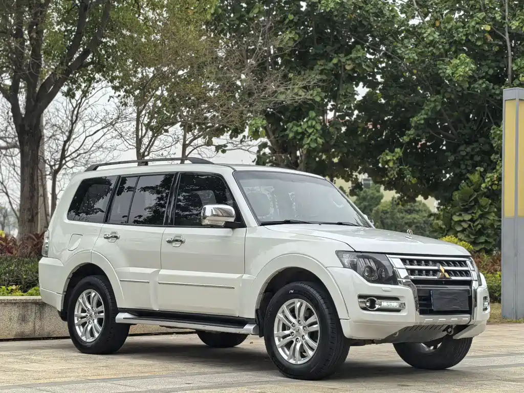 Mitsubishi V97 2018 3.8L