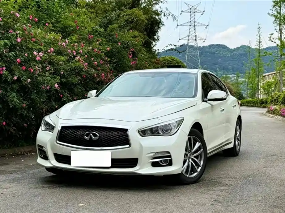 Infiniti Q50L 2017