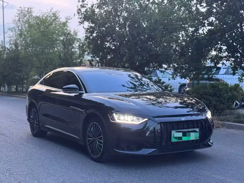 BYD Han 2024 DM-i 121KM