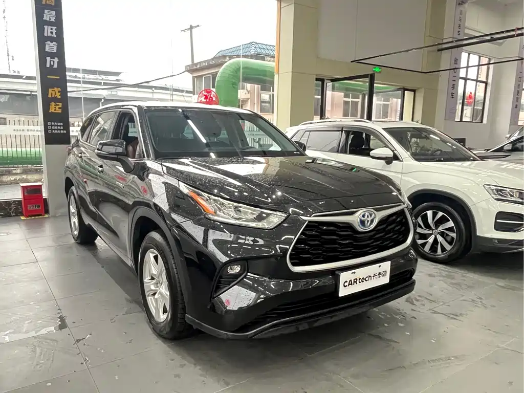 TOYOTA HIGHLANDER
