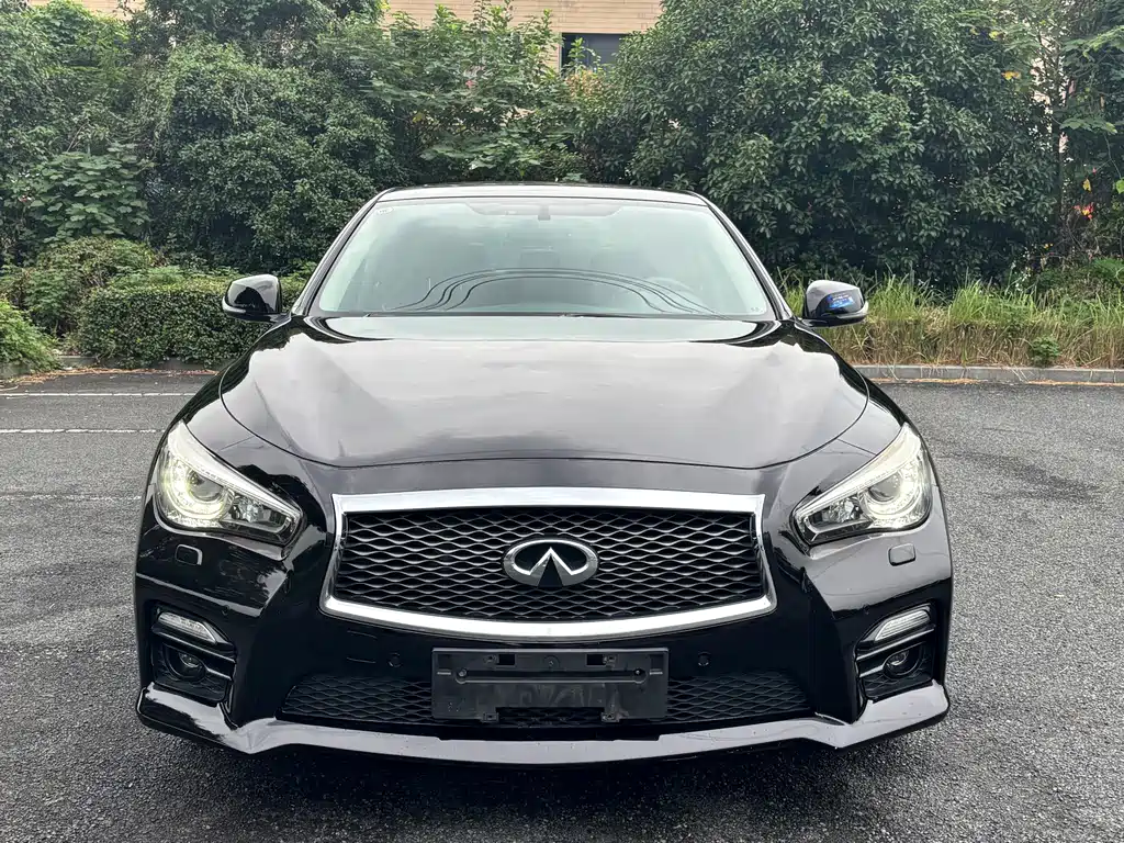 Infiniti Q50L