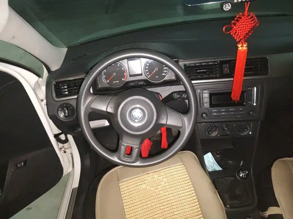 Volkswagen Santana — миниатюра 6