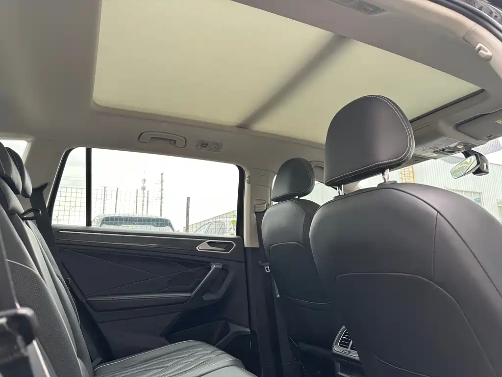 Volkswagen Tiguan L — миниатюра 13