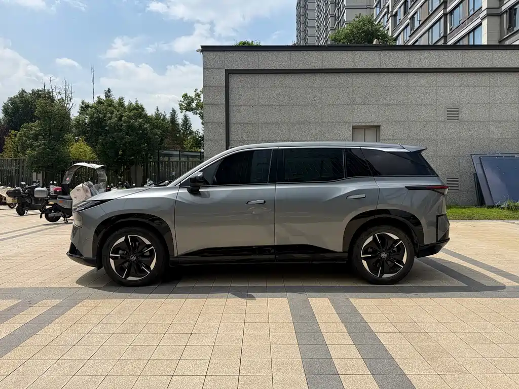 Toyota bZ3X — миниатюра 12