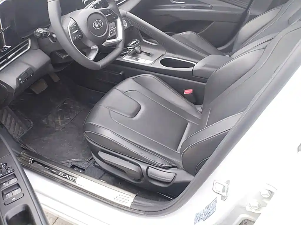 Hyundai Elantra — миниатюра 15