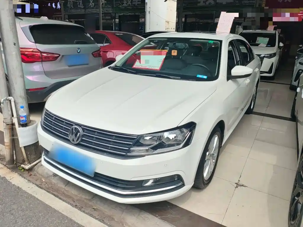 Volkswagen Lavida — миниатюра 2