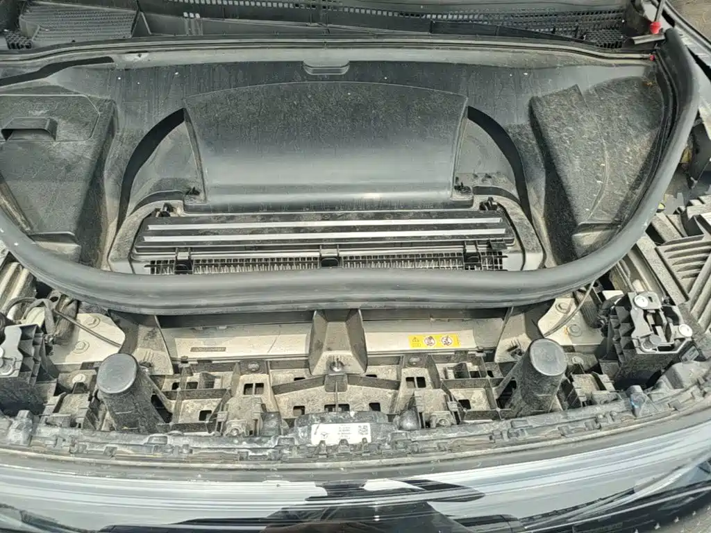 Mercedes-Benz EQE SUV — миниатюра 20