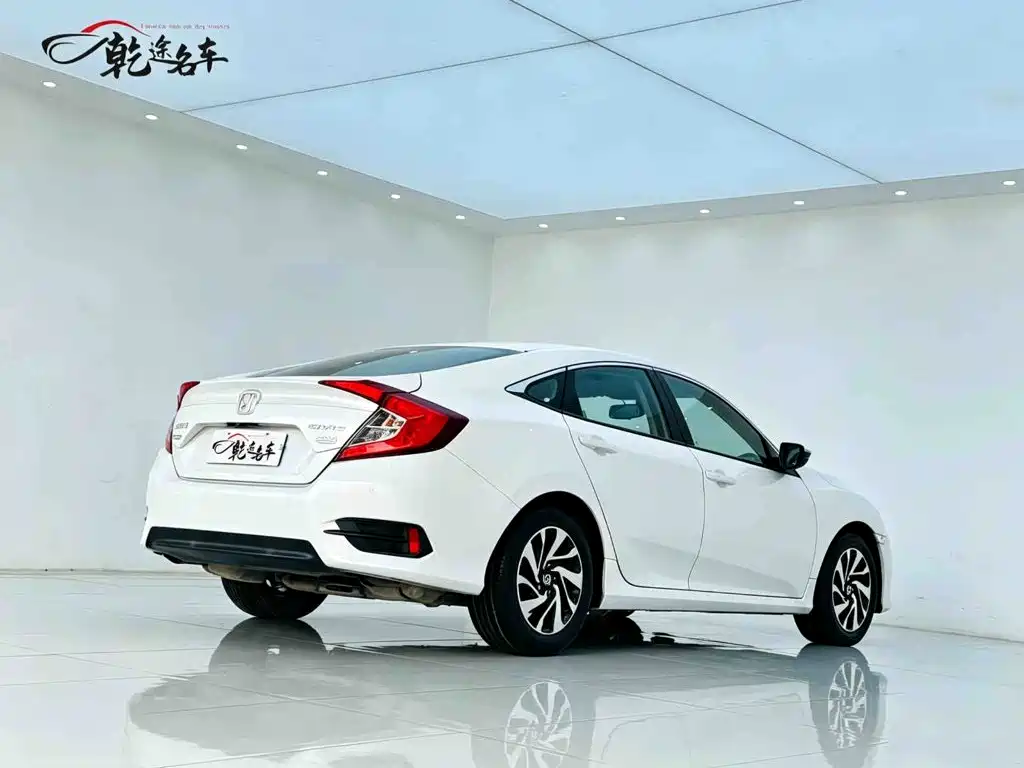Honda Civic — миниатюра 7