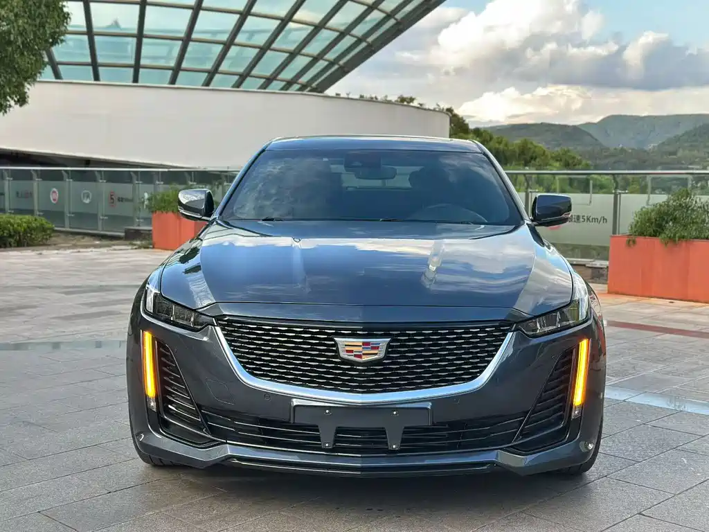 Cadillac CT5 — миниатюра 2