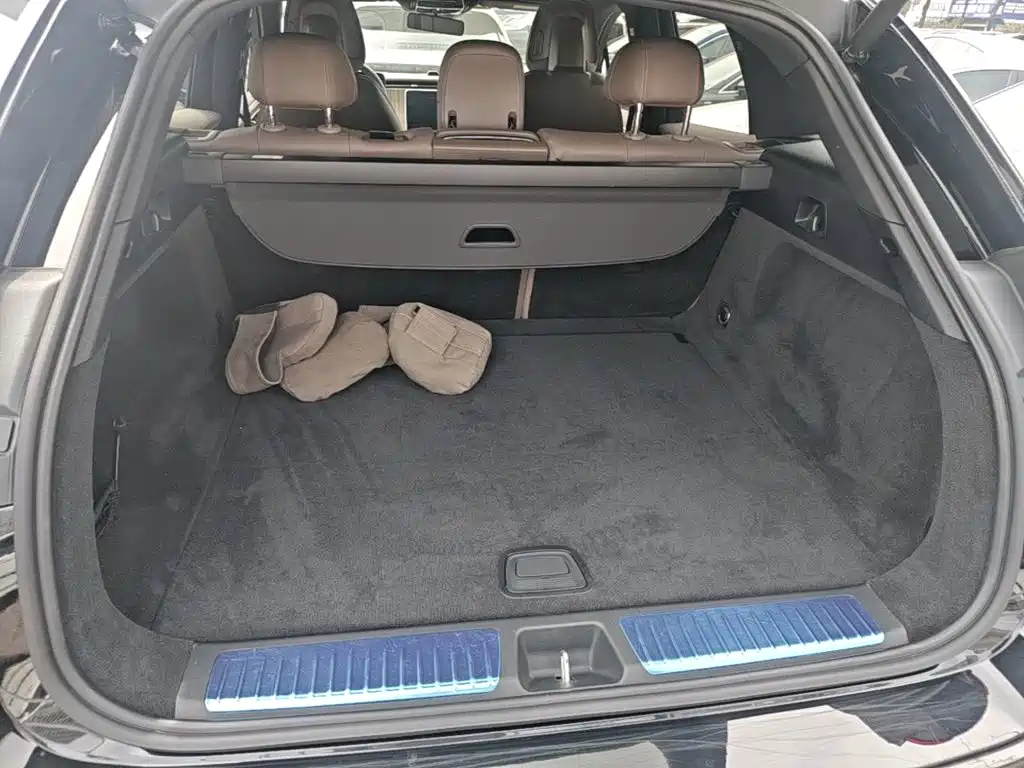 Mercedes-Benz EQE SUV — миниатюра 19